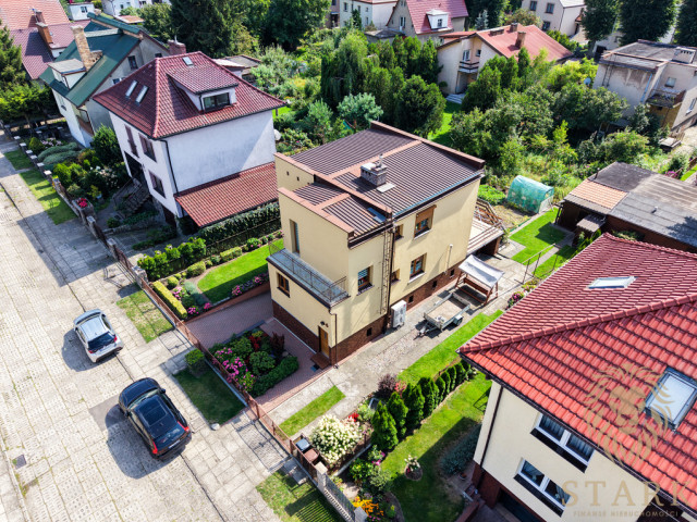 Zadbany dom dwupokoleniowy z pompą ciepła
