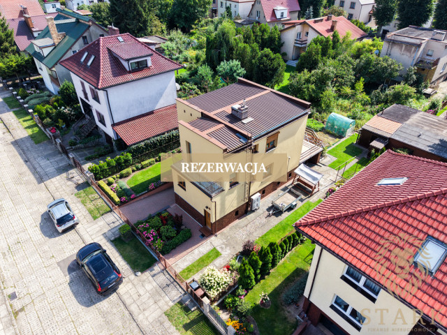 Zadbany dom dwupokoleniowy z pompą ciepła